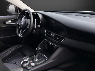 Alfa Romeo Giulia 2.2 JTDM — Berline diesel sportive, 171000 km, sans sinistre — Thumbnail 10