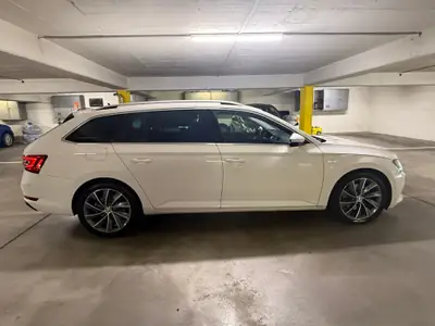 Skoda Superb Combi 2.0 TDi L&K 4x4 — Monospace familial robuste, 4x4 intégral et service complet — detail