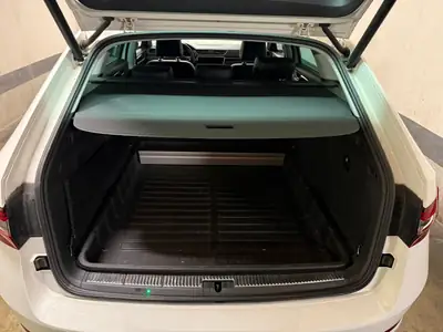 Skoda Superb Combi 2.0 TDi L&K 4x4 — Monospace familial robuste, 4x4 intégral et service complet — Thumbnail 18
