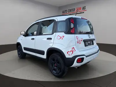 Fiat Panda 0.9 Cross TwinAir Turbo 4x4 — Petit baroudeur robuste et économe — interior
