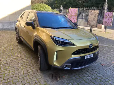 Toyota Yaris Cross 1.5 Premiere Edition — Hybride AWD, Équipement premium et 25 957 km — détail