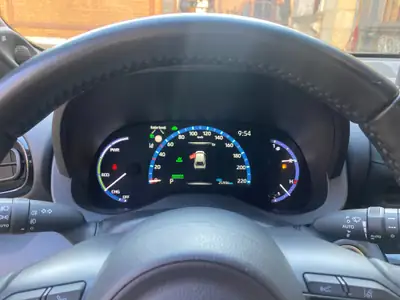 Toyota Yaris Cross 1.5 Premiere Edition — Hybride AWD, Équipement premium et 25 957 km — Miniature 7