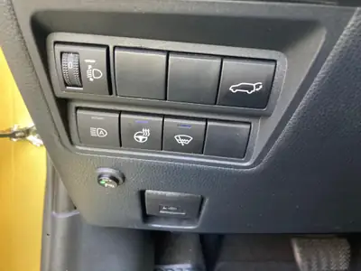 Toyota Yaris Cross 1.5 Premiere Edition — Hybride AWD, Équipement premium et 25 957 km — Miniature 10
