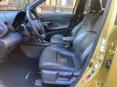 Toyota Yaris Cross 1.5 Premiere Edition — Hybride AWD, Équipement premium et 25 957 km — Miniature 12