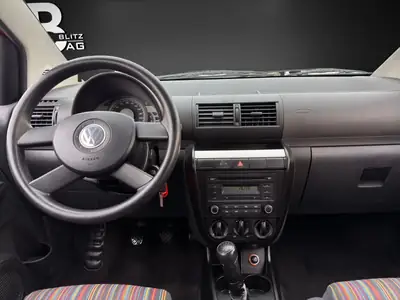 VW Fox 1.4 75 ch — Citadine dynamique, fraîchement révisée et sans sinistre — Miniature 11