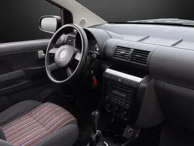 VW Fox 1.4 75 ch — Citadine dynamique, fraîchement révisée et sans sinistre — Miniature 10