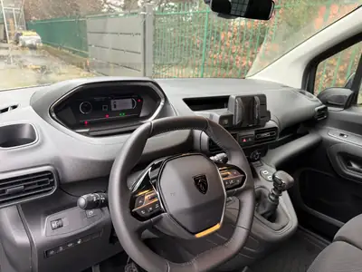 Peugeot Partner 1.5 Blue HDi Long — Utilitaire compact économe, 39 km au compteur — side view
