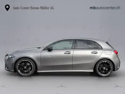 Mercedes-Benz A 250 AMG Line 4MATIC — Berline sportive, 224 ch et transmission intégrale — côté