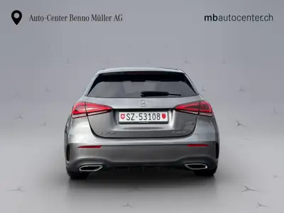 Mercedes-Benz A 250 AMG Line 4MATIC — Berline sportive, 224 ch et transmission intégrale — intérieur