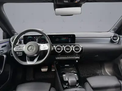Mercedes-Benz A 250 AMG Line 4MATIC — Berline sportive, 224 ch et transmission intégrale — Miniature 13
