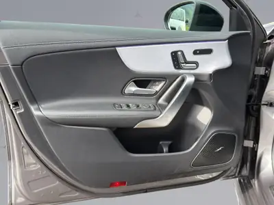 Mercedes-Benz A 250 AMG Line 4MATIC — Berline sportive, 224 ch et transmission intégrale — Miniature 15