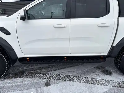 Ford Ranger Raptor 3.0 EcoBoost 4x4 — Pickup haute performance, état neuf — Armaturenbrett