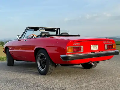Alfa Romeo Spider 2.0 Veloce 1982 — Cabriolet légendaire, 129'200 km, sans sinistre — côté