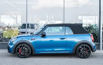 MINI Cooper JCW Cabrio — Cabriolet sportif 231 ch, faible kilométrage, garantie 48 mois — exterior view