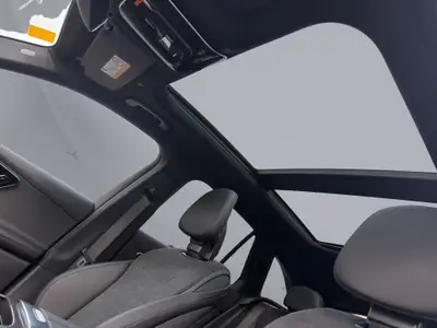 Mercedes-Benz GLC 200 AMG Line 4Matic — SUV hybride essence, prestations premium à bas kilométrage — Miniature 12