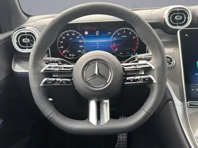 Mercedes-Benz GLC 200 AMG Line 4Matic — SUV hybride essence, prestations premium à bas kilométrage — Miniature 13