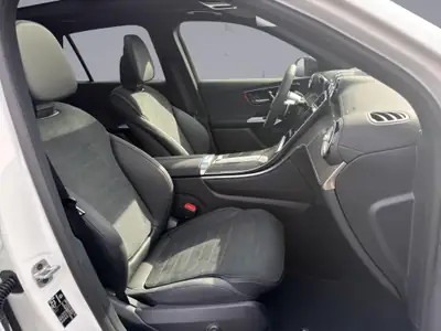 Mercedes-Benz GLC 200 AMG Line 4Matic — SUV hybride essence, prestations premium à bas kilométrage — Miniature 16
