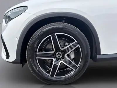Mercedes-Benz GLC 200 AMG Line 4Matic — SUV hybride essence, prestations premium à bas kilométrage — Miniature 19