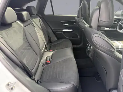 Mercedes-Benz GLC 200 AMG Line 4Matic — SUV hybride essence, prestations premium à bas kilométrage — Miniature 21