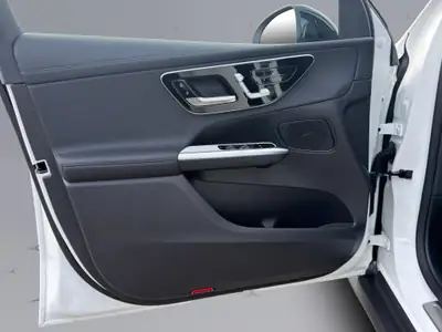 Mercedes-Benz GLC 200 AMG Line 4Matic — SUV hybride essence, prestations premium à bas kilométrage — Miniature 20