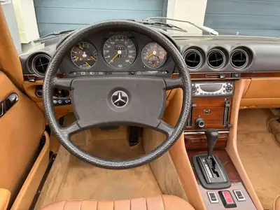 Mercedes-Benz SL 280 — Roadster iconique de 1981, sans accident, prêt pour la route — vista posteriore