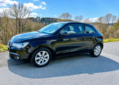 Audi A1 1.2 TFSI — Citadine dynamique, entretien récent et kilométrage modéré — side view