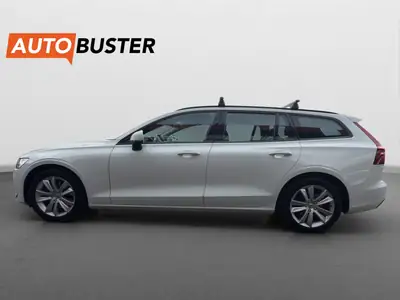 Volvo V60 B3 Mild Hybrid — Familial élégant, motorisation écologique et affaires complètes — Seitenansicht