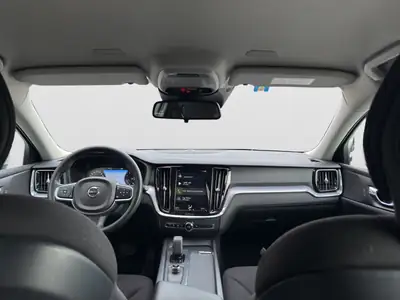 Volvo V60 B3 Mild Hybrid — Familial élégant, motorisation écologique et affaires complètes — Miniatur 15