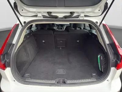Volvo V60 B3 Mild Hybrid — Familial élégant, motorisation écologique et affaires complètes — Miniatur 14