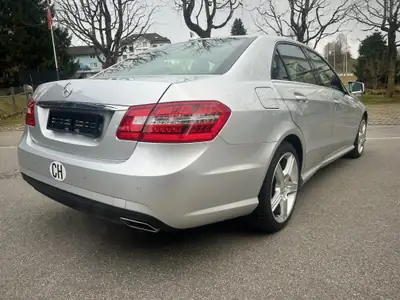 Mercedes-Benz E 500 CGI BlueEfficiency — Berline prestigieuse 408 ch, 4Matic, état impeccable — Miniatur 12