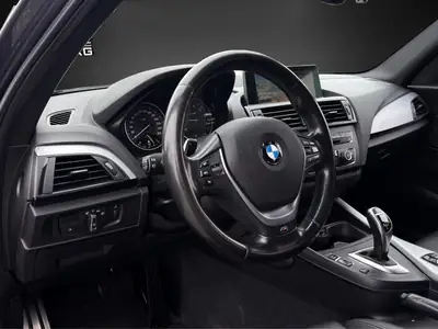 BMW M135i Steptronic — Berline sport 320 ch, entretien récent — Miniature 8