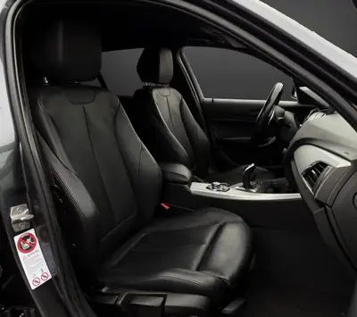 BMW M135i Steptronic — Berline sport 320 ch, entretien récent — Miniature 9