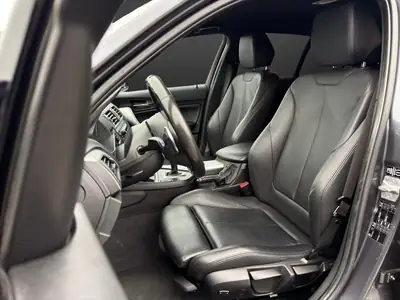 BMW M135i Steptronic — Berline sport 320 ch, entretien récent — Miniature 7