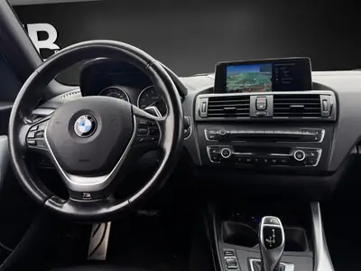 BMW M135i Steptronic — Berline sport 320 ch, entretien récent — Miniature 11