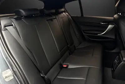 BMW M135i Steptronic — Berline sport 320 ch, entretien récent — Miniature 13