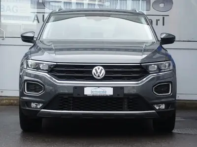 VW T-Roc 1.5 TSI EVO Advance DSG — Compact SUV urbain performant, 36'550 km — rear view