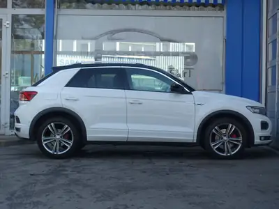 Volkswagen T-Roc 2.0 TSI 190 ch — SUV complet avec transmission intégrale et équipements premium — Thumbnail 8