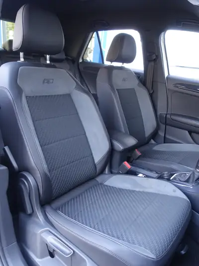 Volkswagen T-Roc 2.0 TSI 190 ch — SUV complet avec transmission intégrale et équipements premium — Thumbnail 10