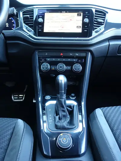 Volkswagen T-Roc 2.0 TSI 190 ch — SUV complet avec transmission intégrale et équipements premium — Thumbnail 14