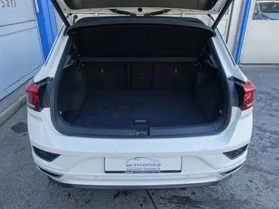 Volkswagen T-Roc 2.0 TSI 190 ch — SUV complet avec transmission intégrale et équipements premium — Thumbnail 17