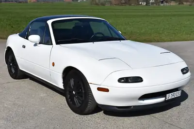 Mazda MX-5 1.6i-16 — Roadster classique de 1994, propulsion pure et plaisir de conduire — Thumbnail 16