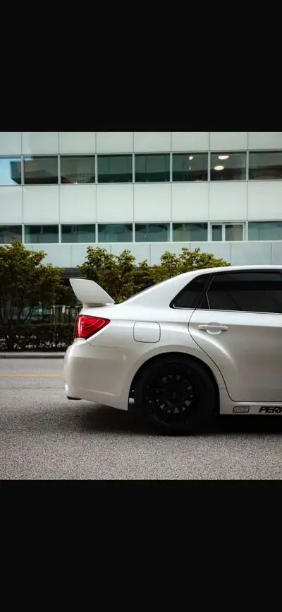 Subaru WRX STI Sport 2.5 Turbo 4WD — Berline sportive 301 ch, châssis KW, moins de 100 000 km — Seitenansicht