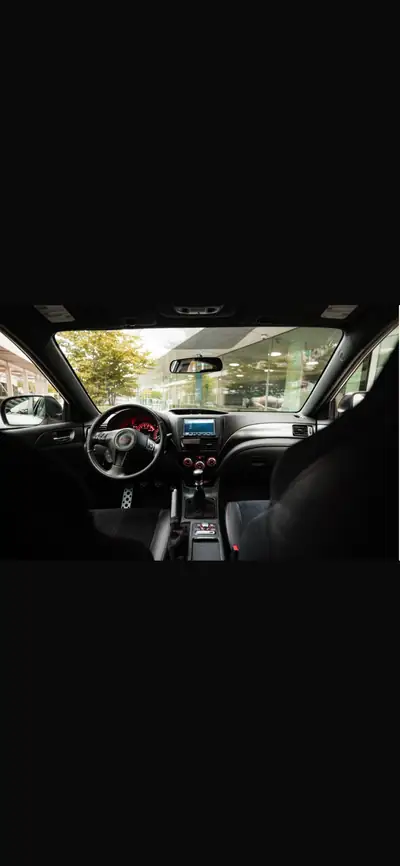 Subaru WRX STI Sport 2.5 Turbo 4WD — Berline sportive 301 ch, châssis KW, moins de 100 000 km — Detail