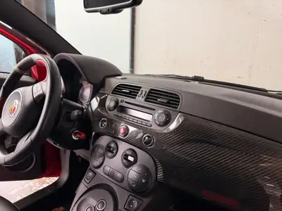 Fiat 695 Abarth Tributo Ferrari Nr. 0198/1199 — Édition limitée iconique, état impeccable — intérieur