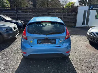 Ford Fiesta 1.25 16V Ambiente — Citadine fiable, climatisée et entretenue — tableau de bord