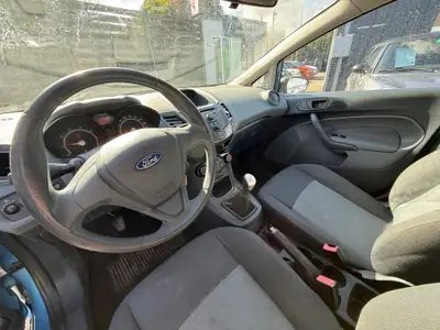 Ford Fiesta 1.25 16V Ambiente — Citadine fiable, climatisée et entretenue — Miniature 9