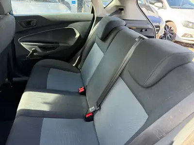 Ford Fiesta 1.25 16V Ambiente — Citadine fiable, climatisée et entretenue — Miniature 7