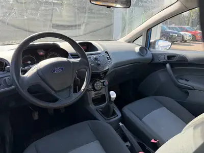 Ford Fiesta 1.25 16V Ambiente — Citadine fiable, climatisée et entretenue — Miniature 8