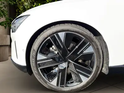 Volvo ES90 Ultra 2026 — Berline électrique premium, 3000 km seulement — Miniature 9