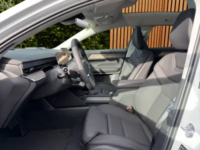 Volvo ES90 Ultra 2026 — Berline électrique premium, 3000 km seulement — Miniature 10